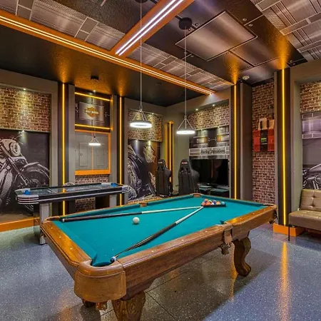 Grand 11 Bdrm Villa With Games Room At Encore